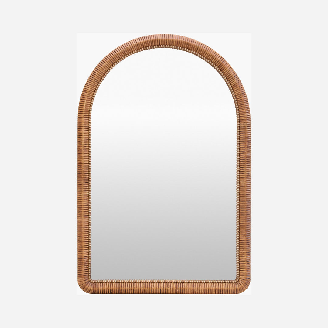 Miroir mural Maison Olive arrondi avec un cadre en rotin tressé naturel au style bohème élégant