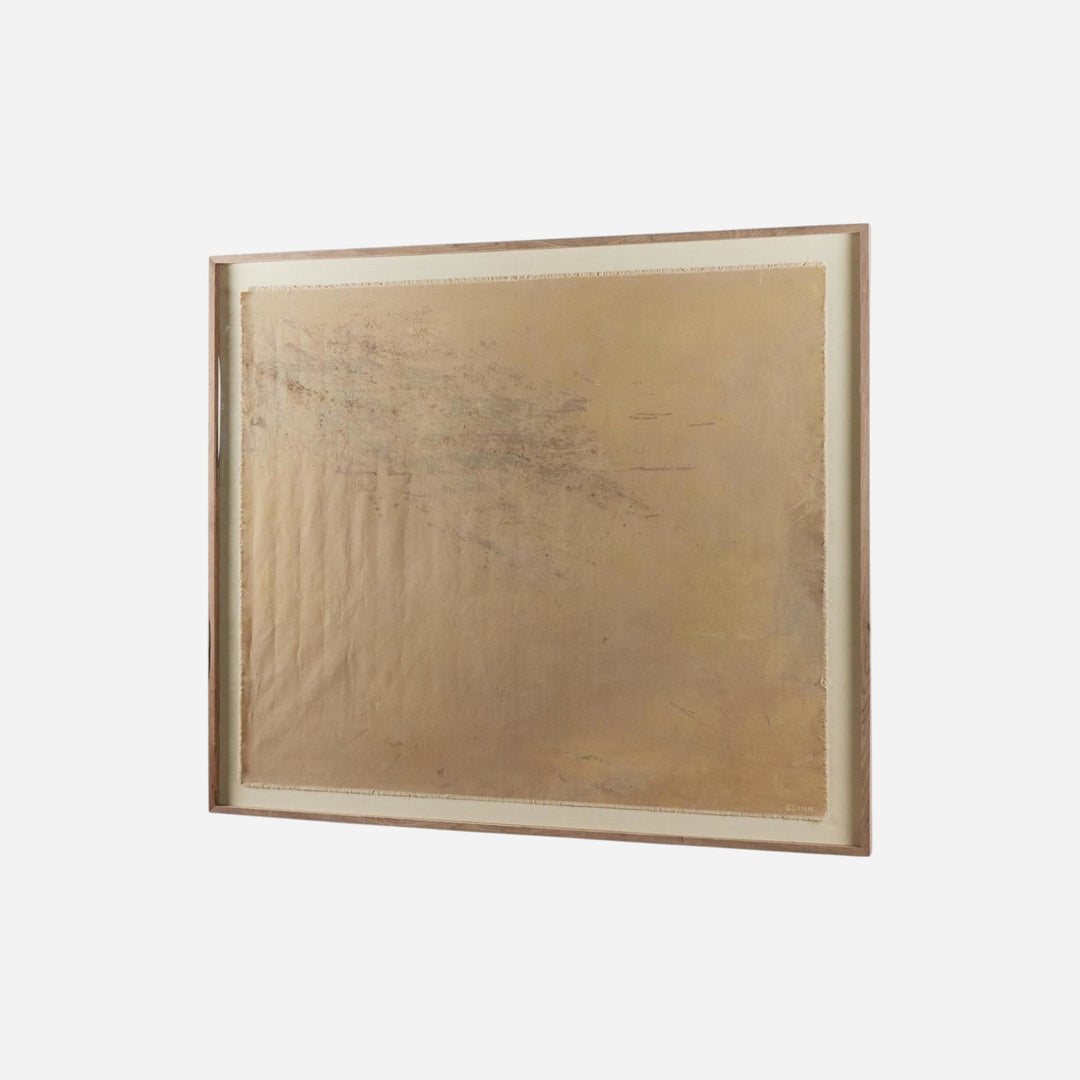 Œuvre d'art Maison Olive sur toile de lin texturée beige avec bords effilochés et signature GUINN, encadrée en bois.