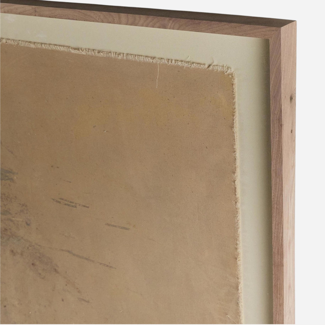 Œuvre d'art Maison Olive sur toile de lin texturée brute avec bords effilochés, signée GUINN, encadrée en bois naturel.