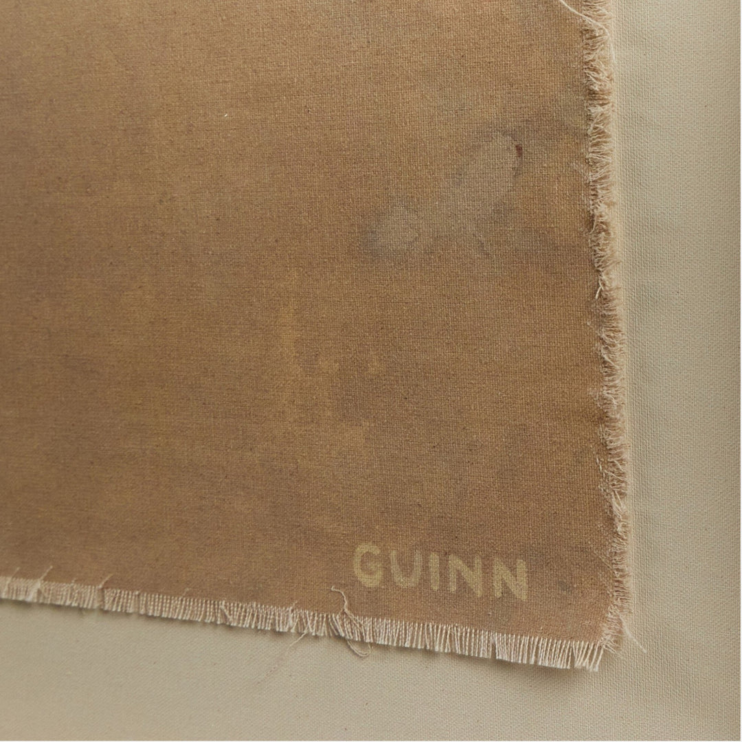 Œuvre d'art Maison Olive sur toile de lin texturée brute, bords effilochés, signature GUINN, encadrée.