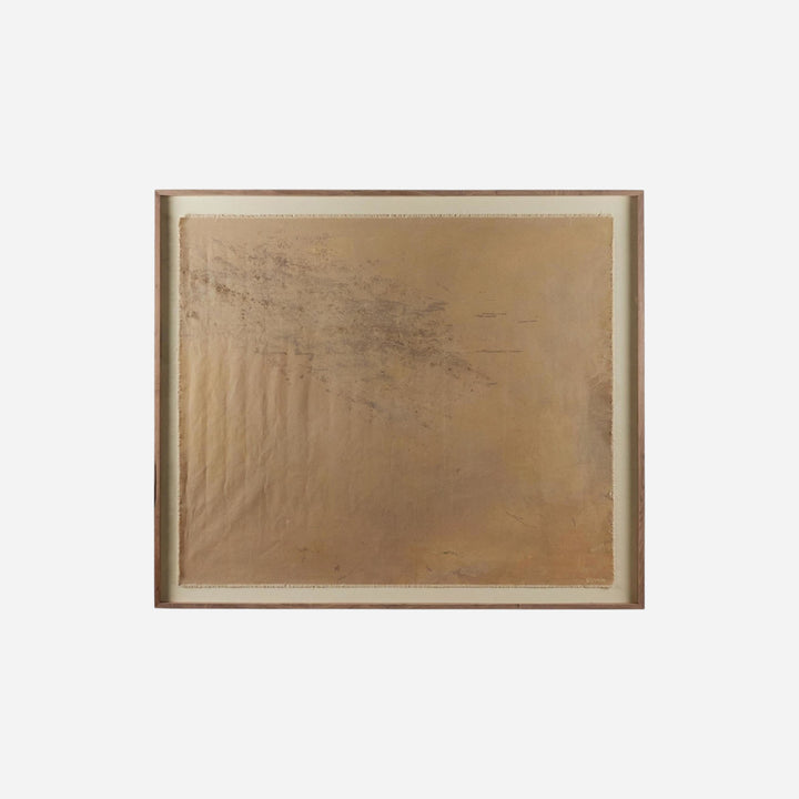 Œuvre d'art Maison Olive sur toile de lin texturée, tons naturels, bords effilochés, signée GUINN, encadrée en bois.