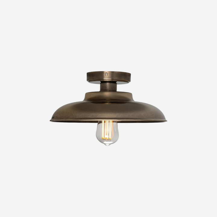 Plafonnier industriel Maison Olive en laiton avec abat-jour plat et ampoule Edison apparente