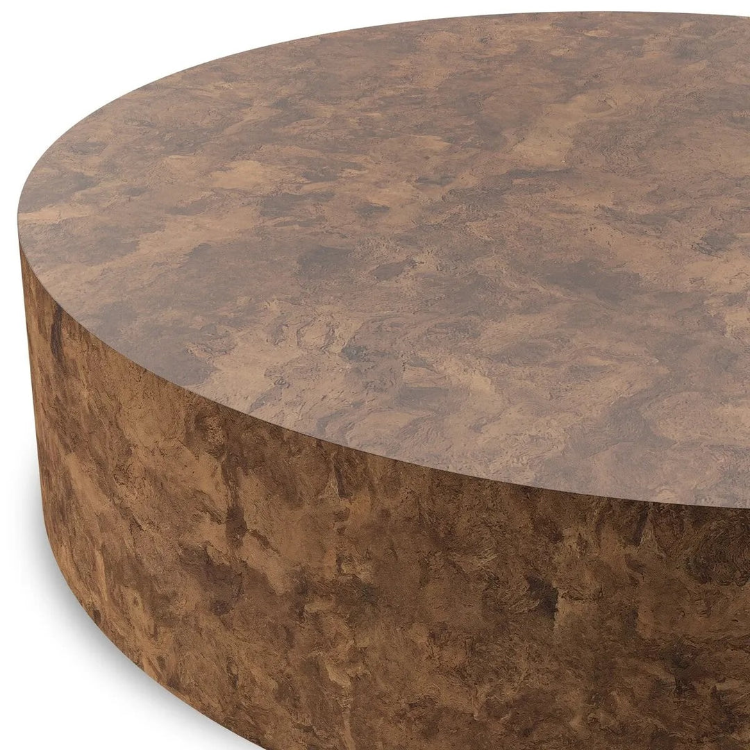 Maison Olive plateau de table rond effet marbre brun, idéal pour table basse ou d'appoint.