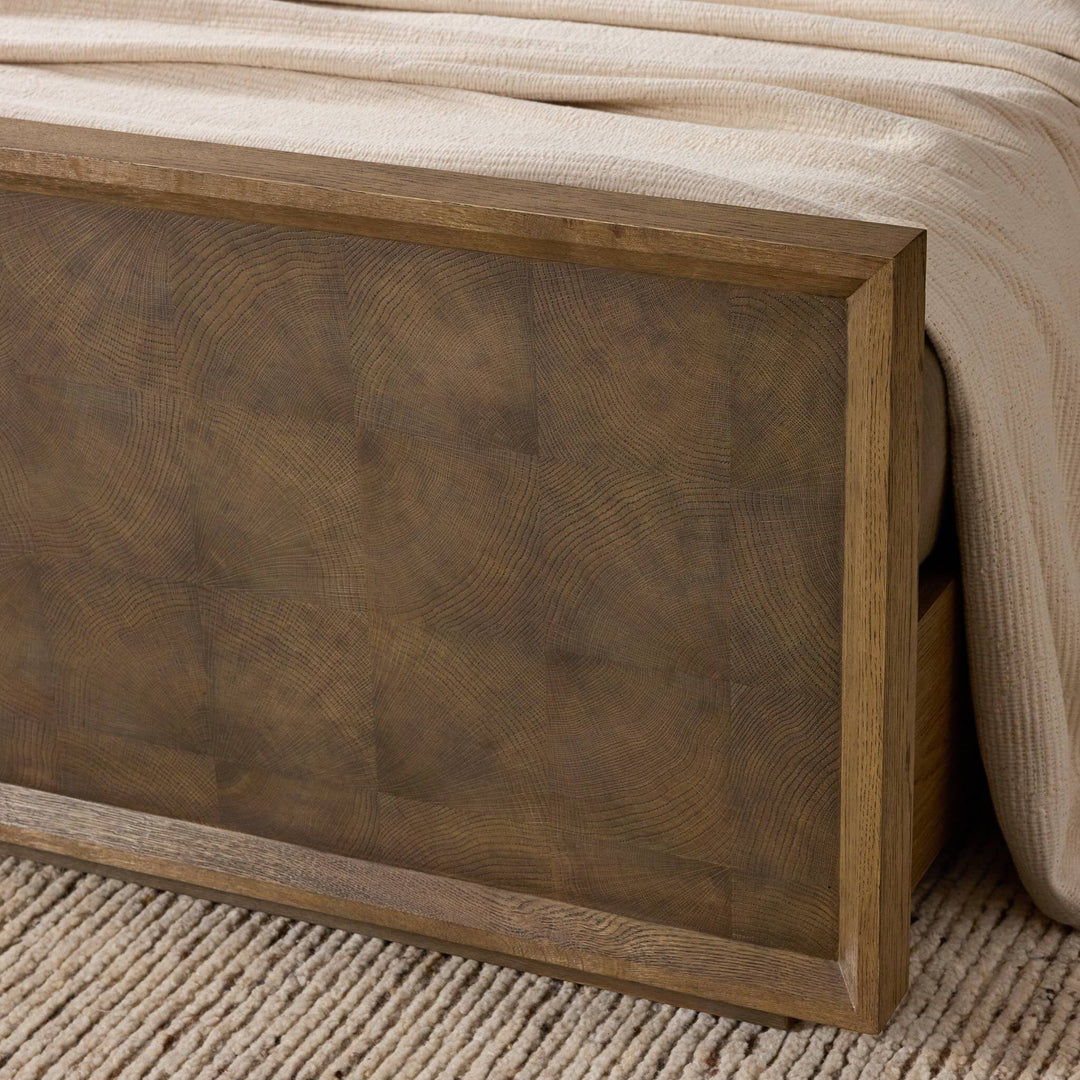Tête de lit SALTA Maison Olive en chêne brun avec placage coupe huître, motif naturel unique.