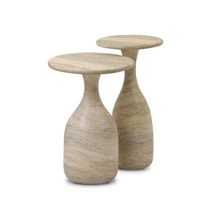 Maison Olive Set de 2 tables d'appoint en pierre reconstituée beige et grise, style travertin, forme arrondie.