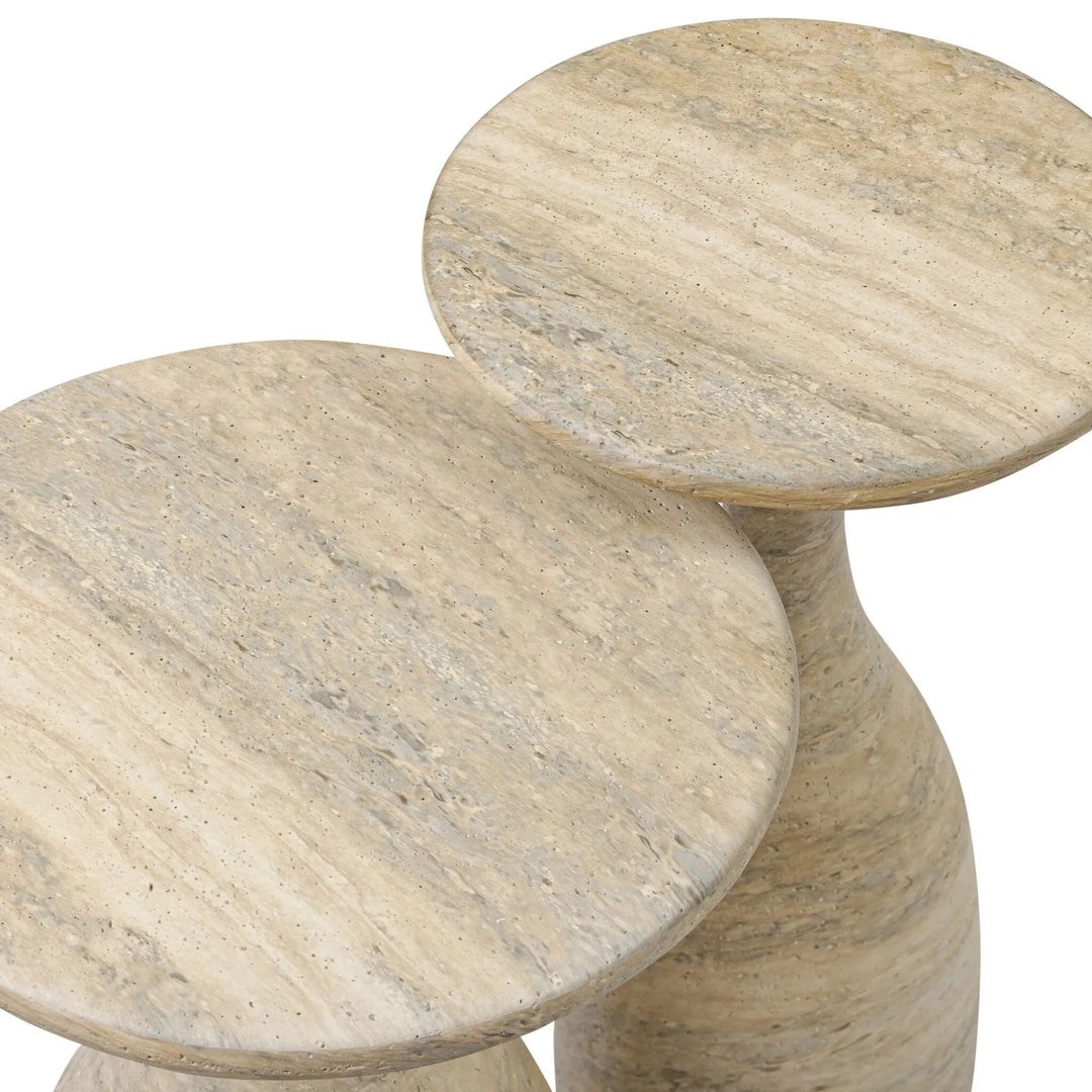 Maison Olive Set de 2 tables d'appoint rondes en pierre reconstituée beige .