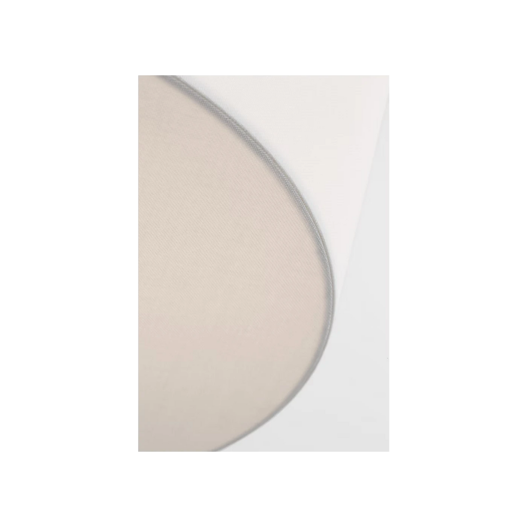 Maison Olive Suspension luminaire en métal doré vieilli avec abat-jour conique blanc, éclairage d'ambiance sophistiqué.
