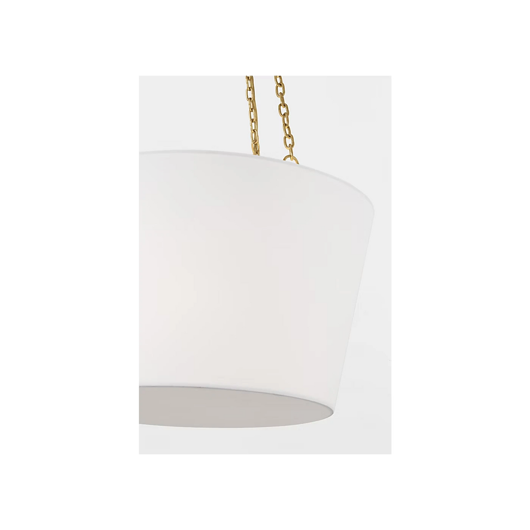 Maison Olive suspension luminaire en métal doré vieilli avec abat-jour blanc conique en tissu, éclairage d'ambiance.