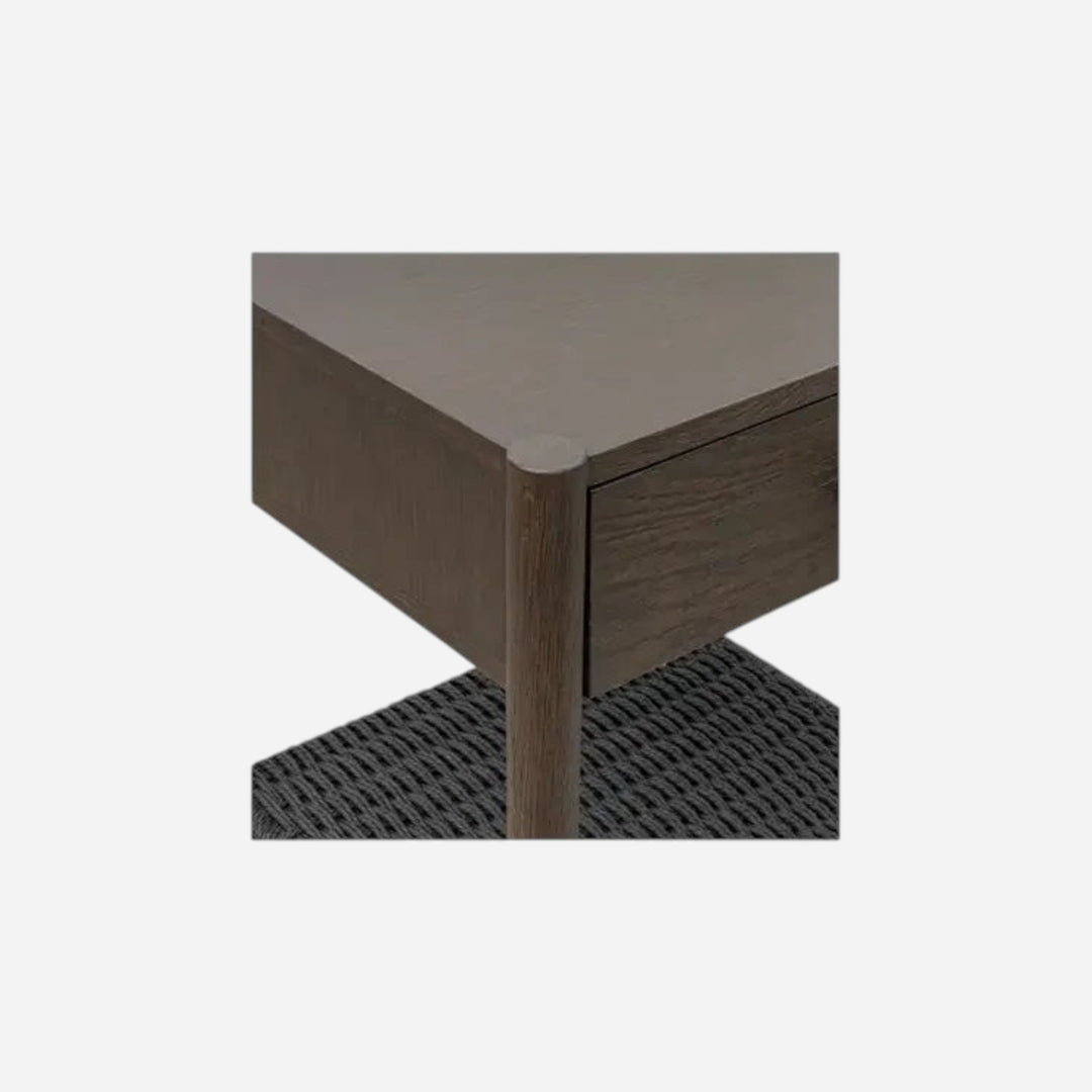 Table de chevet Maison Olive en bois foncé avec tiroir et étagère inférieure en corde tressée noire