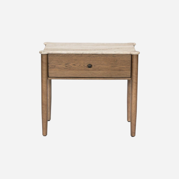 Table de chevet Maison Olive en marbre beige et bois de chêne, avec un tiroir et un bouton noir.