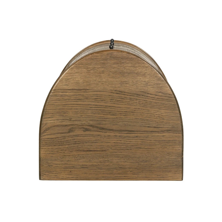 Maison Olive table de chevet ronde en bois de chêne massif, finition naturelle, tiroir avec poignée noire.
