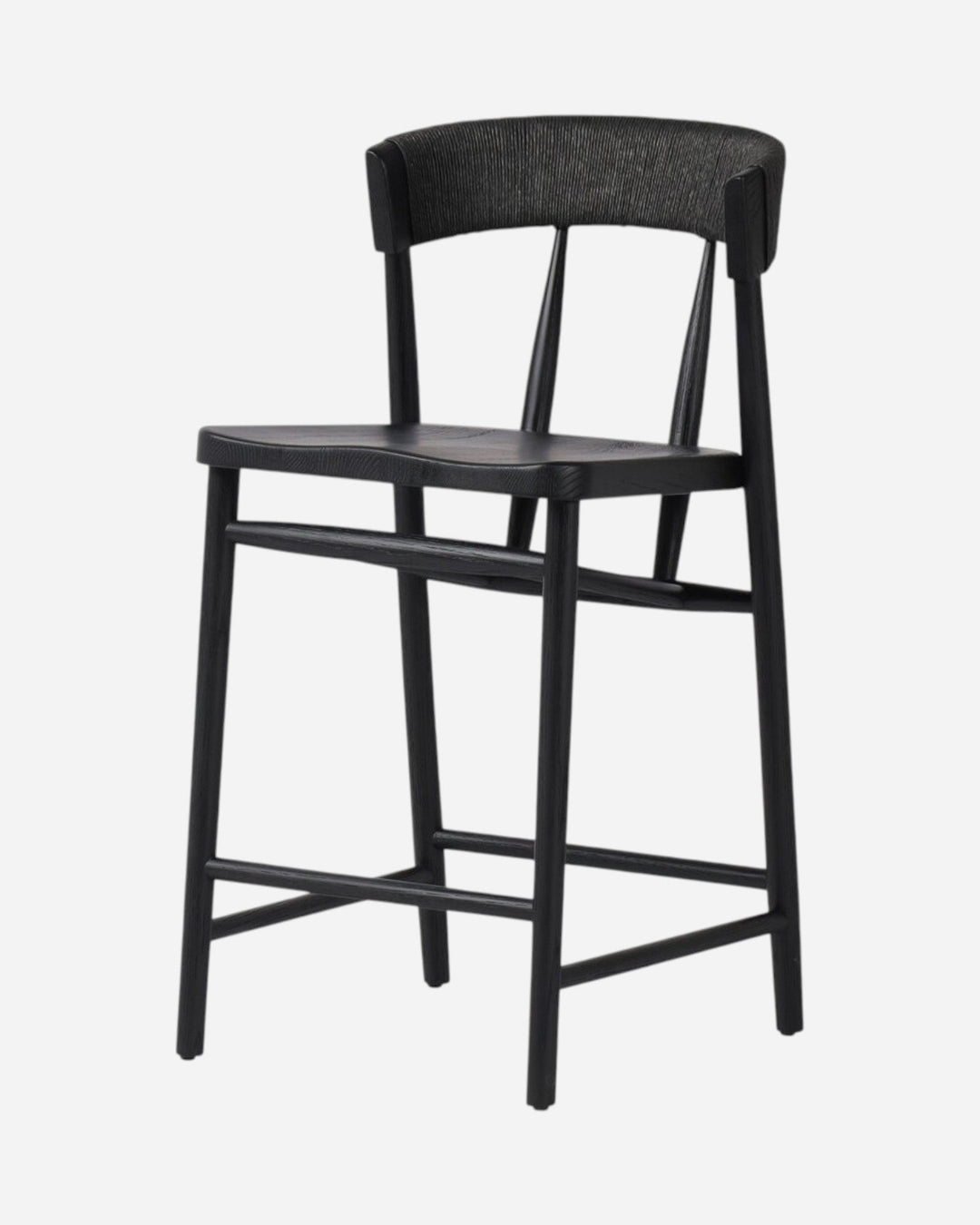 Tabouret de comptoir Maison Olive Buxton en chêne massif noir avec dossier en jonc de papier et pieds effilés