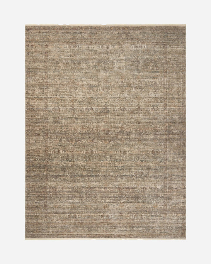 Tapis Maison Olive MOLLY à motif vintage dans des tons tabac et sauge, tissé en polypropylène et polyester