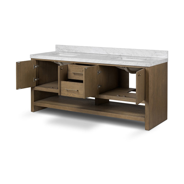 Maison Olive Vanité double en chêne naturel avec dessus en marbre blanc et quincaillerie en laiton. Comprend des tiroirs, des placards et une étagère ouverte.