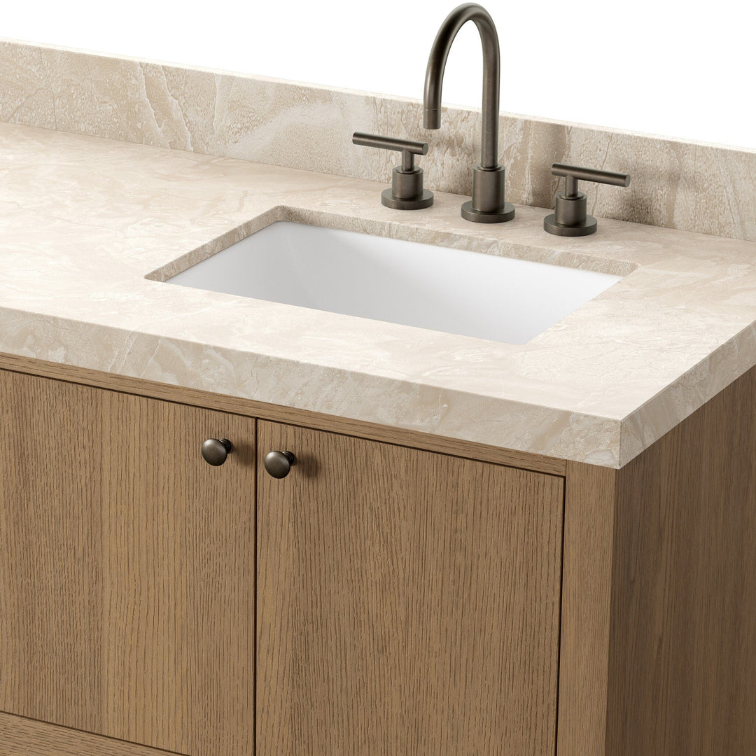 Maison Olive vanité double en chêne naturel avec dessus en marbre et robinetterie en laiton vieilli. Design moderne.