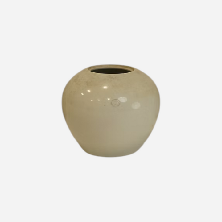 Vase décoratif Maison Olive en céramique artisanale blanc cassé et gris perlé, forme arrondie minimaliste.