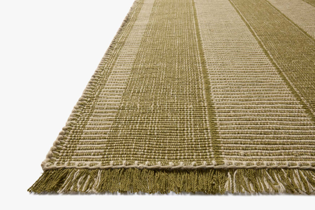 Tapis Sigrid vert et ivoire Loloi, vue rapprochée